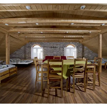 Holiday home Cifrapince Es Vendeghaz